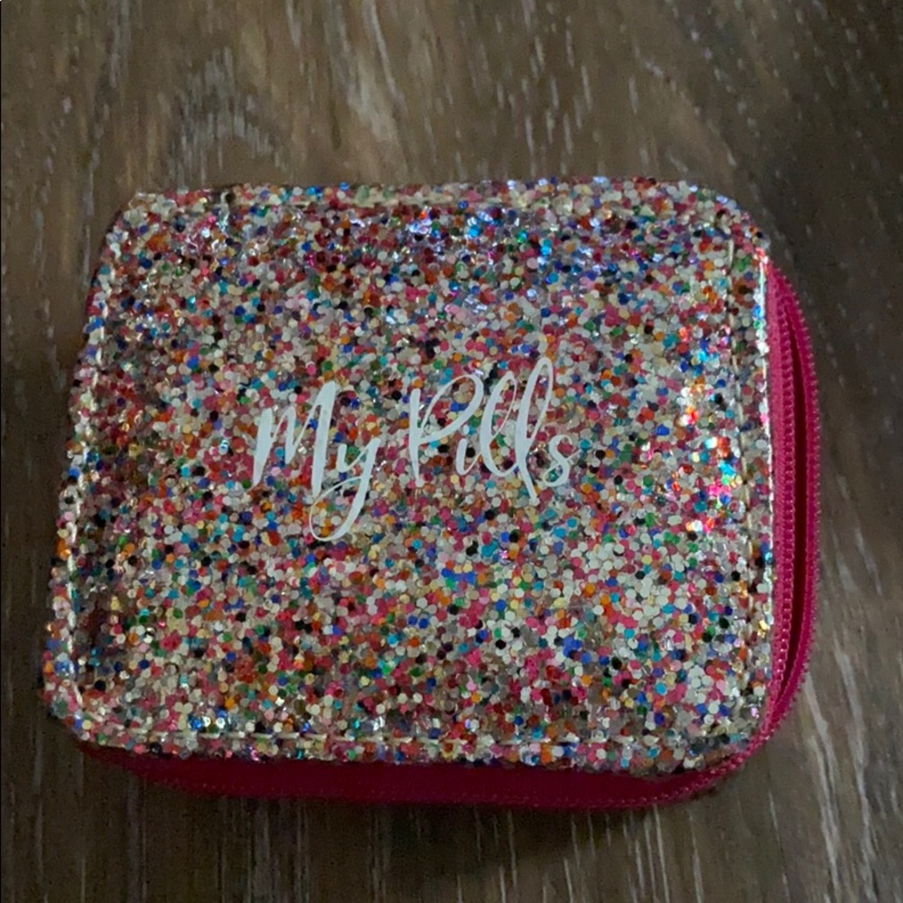 💙🌹Glitter Pill Case🌹💙